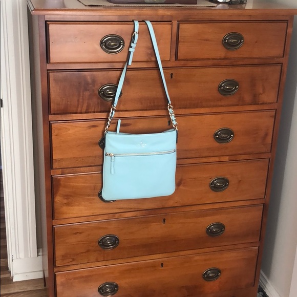 Like new Kate Spade Crossbody. Duster bag included - Picture 1 of 5